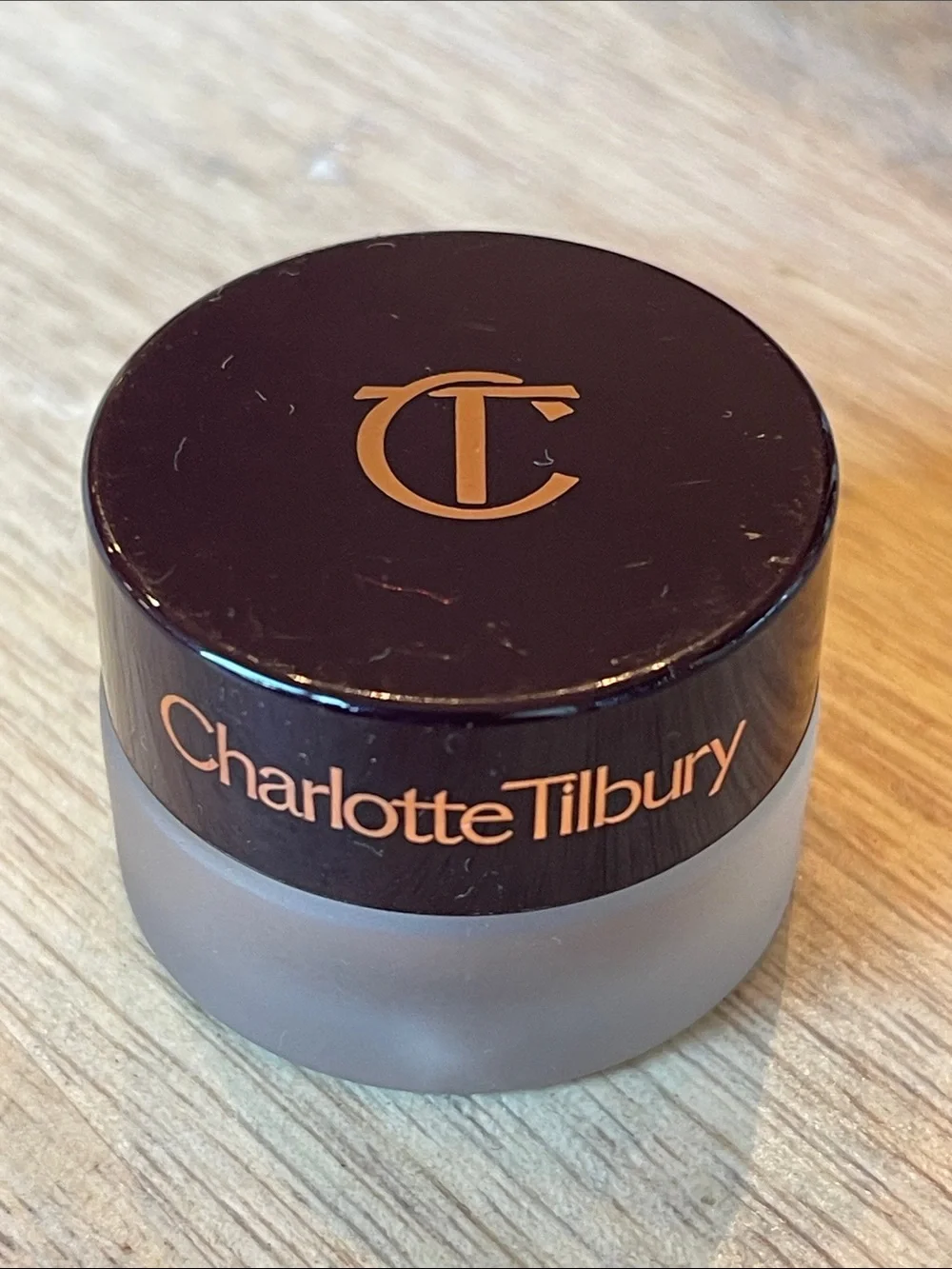 Charlotte Tilbury Cream Eyeshadow in Oyster Pearl